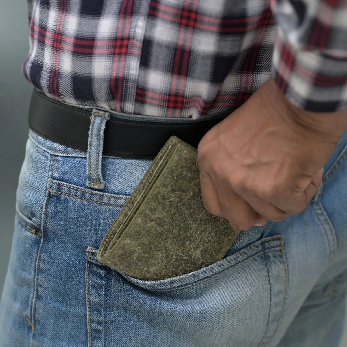 Men Wallet | 2 Cash & 1 Coin Pocket | Coconut Leather | Classy Appeal | Olive