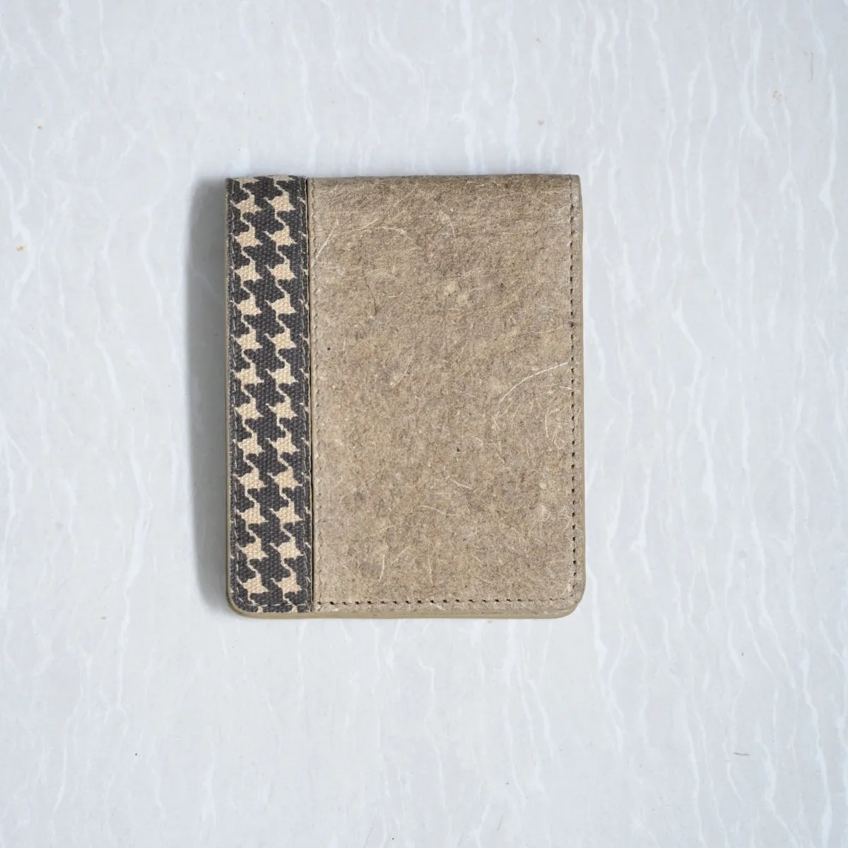 Men Wallet | 2 Cash & 1 Coin Pocket | Coconut Leather | Print Accent | Peanut