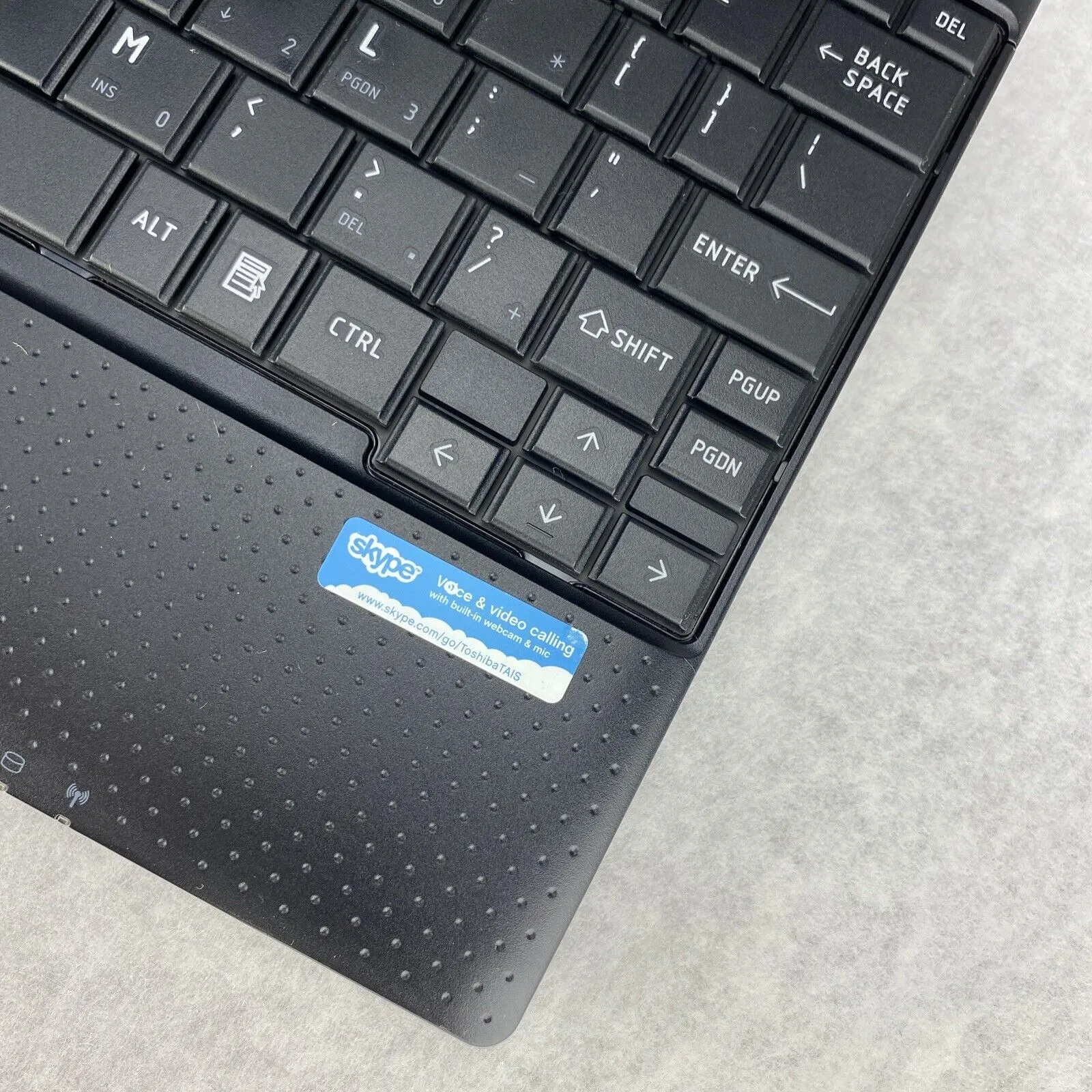 Toshiba Nb505-508bl 10.1" Intel ATOM N455 1.66GHz 2GB RAM No Battery No HDD OS